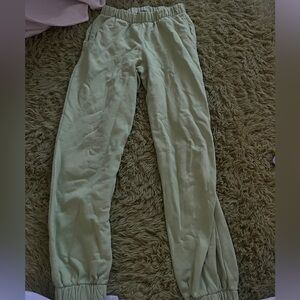 Neon green Brandy Melville sweatpants #brandymelville #brandymelvillesweatpants